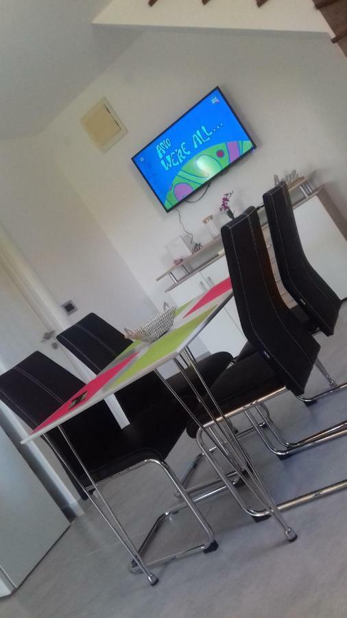 Holiday Home Nora**** Loznati Cres المظهر الخارجي الصورة